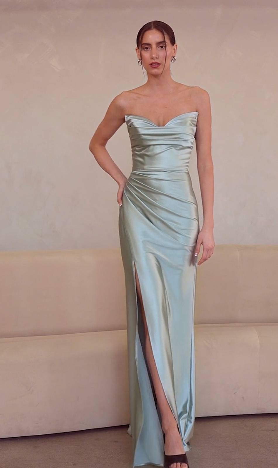 Dress Off the Shoulder Fitted Gown